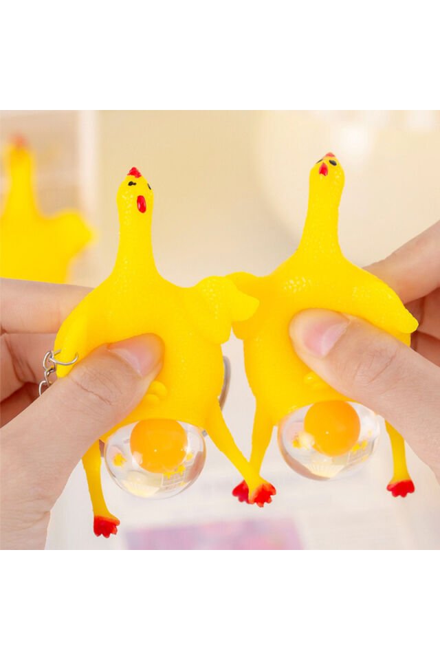 Komik Tavuklu Yumurtlayan Sarı Eğlenceli Tatlı Figürlü Stres Azaltıcı Silikon Anahtarlık