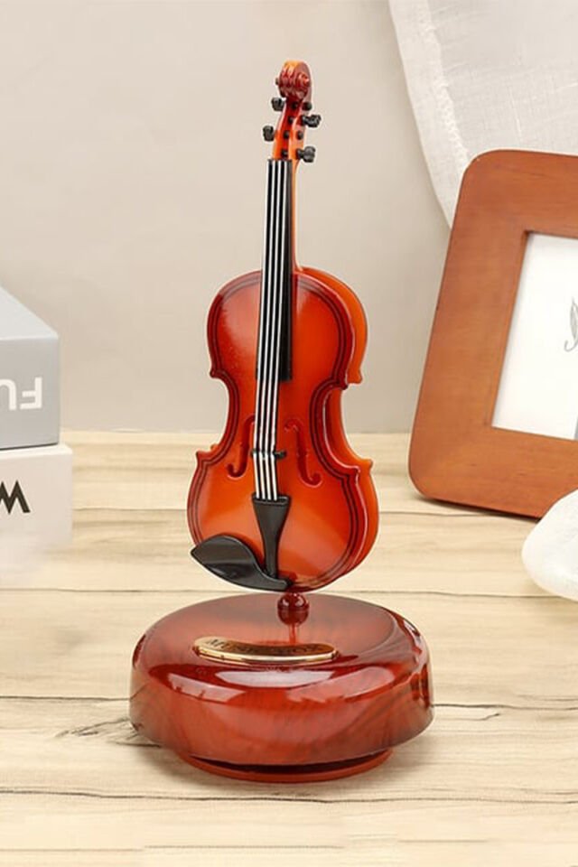 Keman tasarımlı kurmalı müzik kutusu