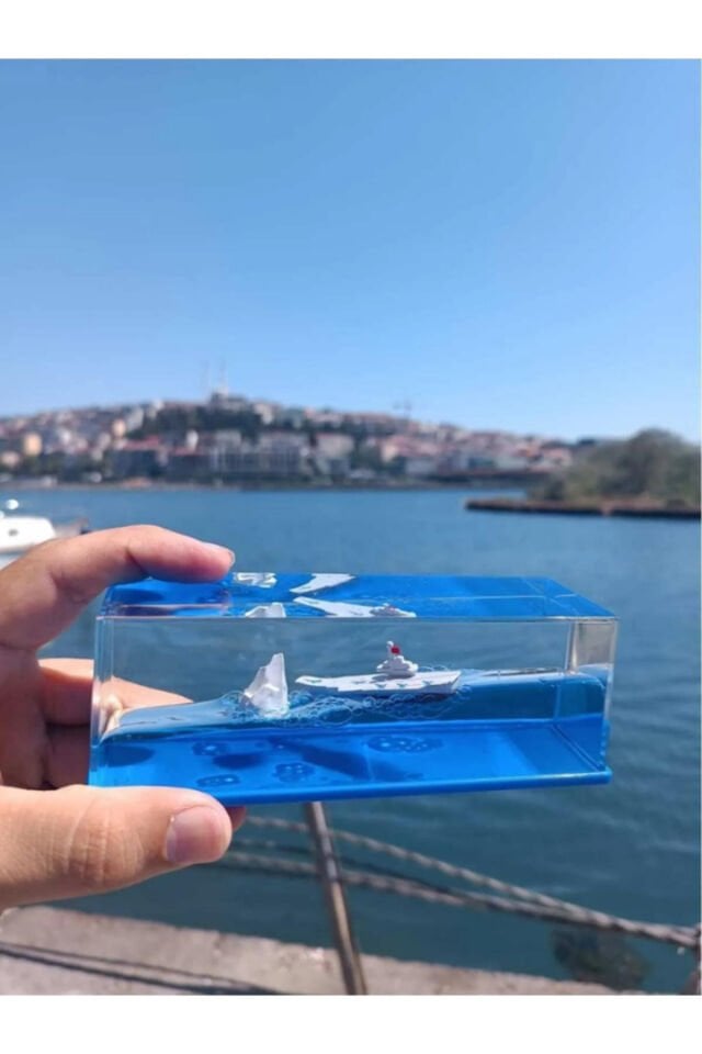 Batmayan Aşk Gemisi