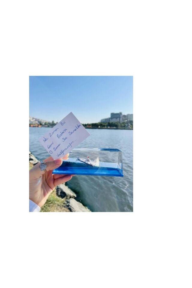 Batmayan Gemi Aşk Gemisi Sevgiliye Eşe Hediye ( Kişiye Özel İstediğiniz Not Yazılır)