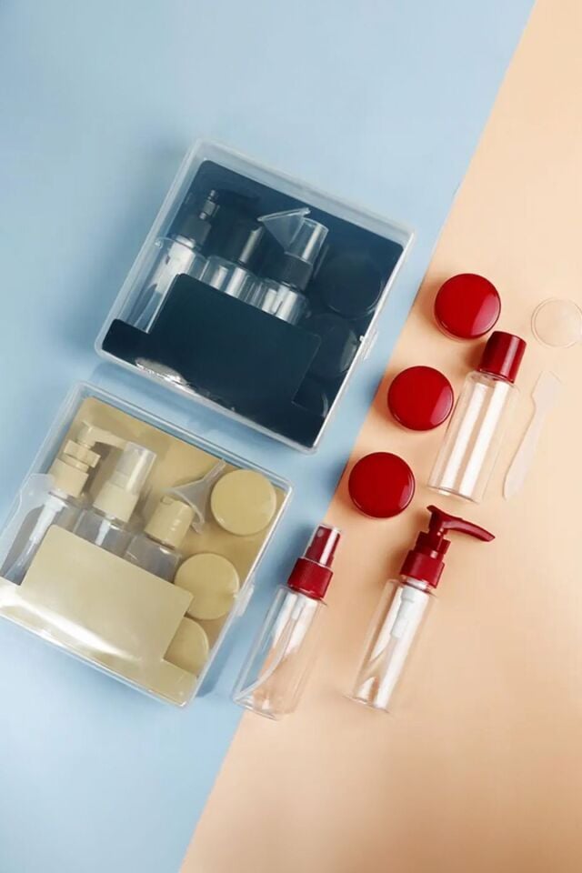 Seyahat Banyo Seti 8 Parça Tüm Temizlik Ürünleri İçin Ayrı Parça