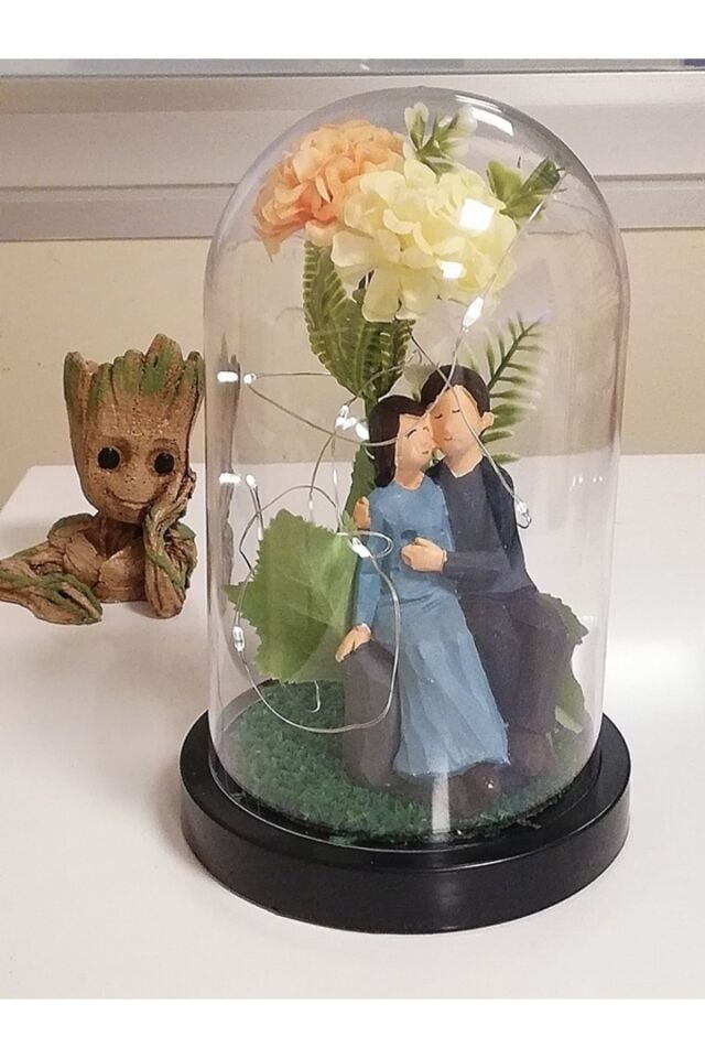 Led Işıklı Fanus Kütükte Oturan Çift Karanfil Sevdiklerinize Sevgilinize Eşinize Hediye